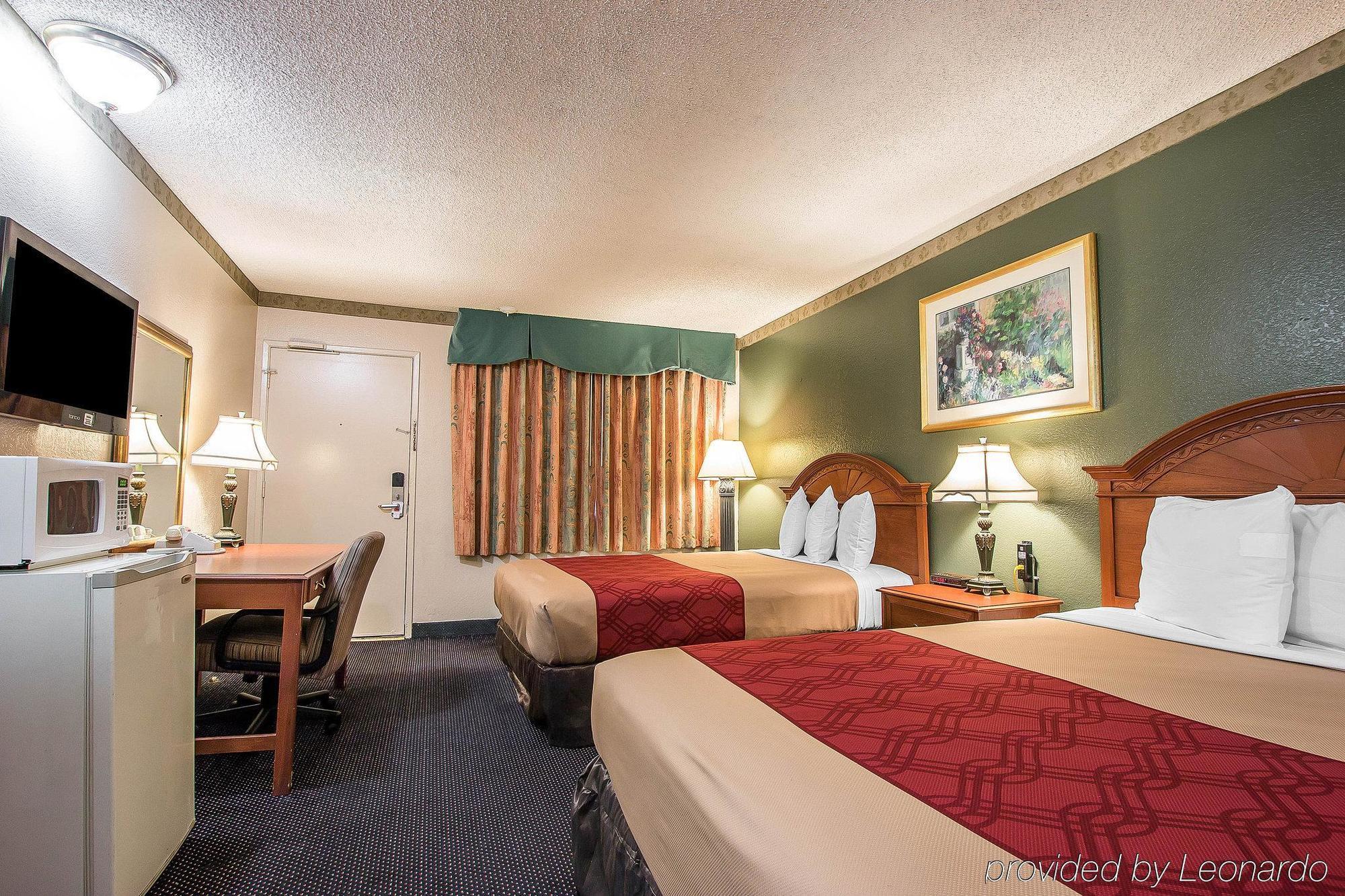 Econo North Motel 2*