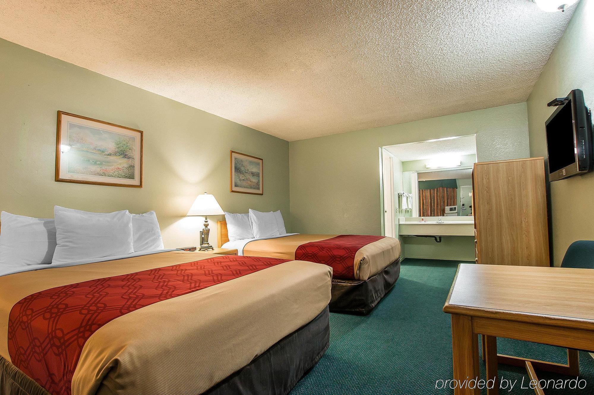 Econo North Motel