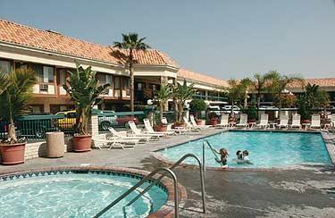 Tropicana & Hotel 3*