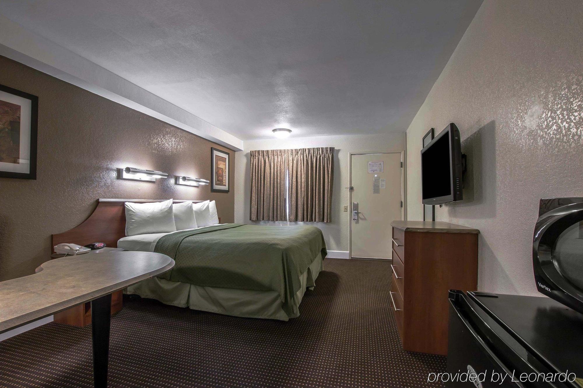 6-anaheim, Ca 2*