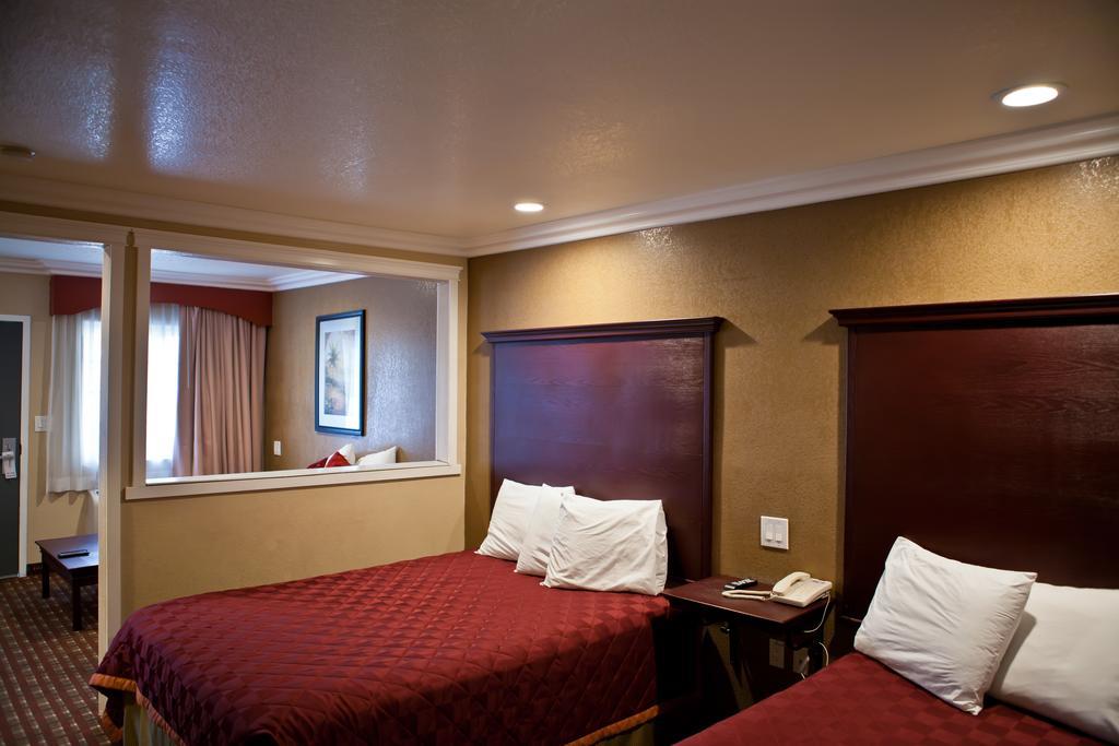 Hotel Budget Near Disneyland Drive