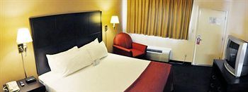 Alpine Near Convention Center And The Park Hotel 2*