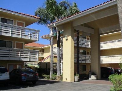 Hotel 6-anaheim, Ca 2*