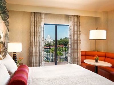 Courtyard Theme Park Entrance Hotel Anaheim