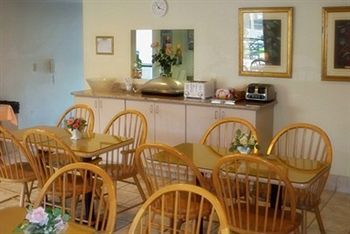 6 - Hills, Ca Hotel 2*