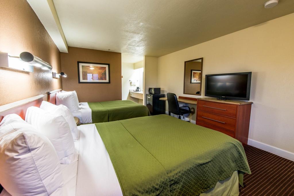 Hotel 6-anaheim, Ca 2*