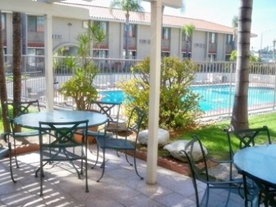 6 - Hills, Ca 2* Anaheim