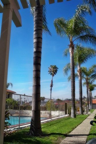 6 - Hills, Ca Hotel