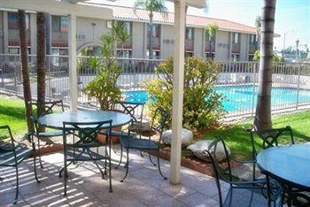 6 - Hills, Ca Hotel 2*