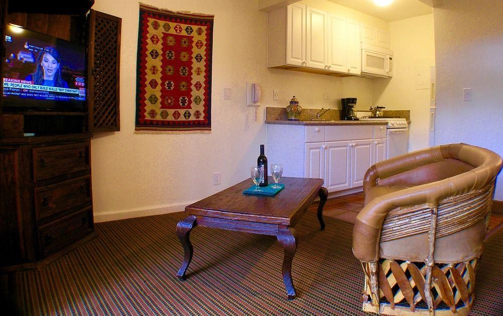 Pepper Tree Boutique Kitchen - Hotel