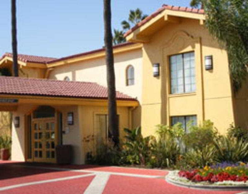 La Quinta By Wyndham Hotel