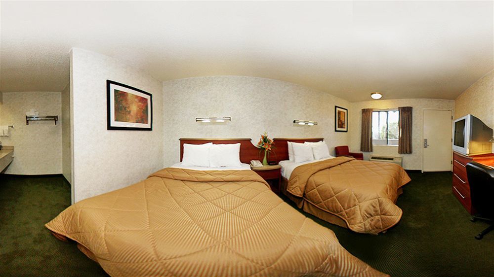 Hotel 6-anaheim, Ca 2*