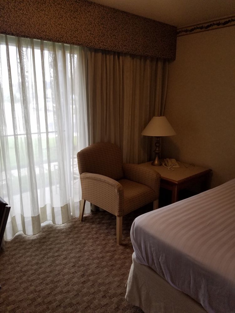 6 - Hills, Ca Hotel