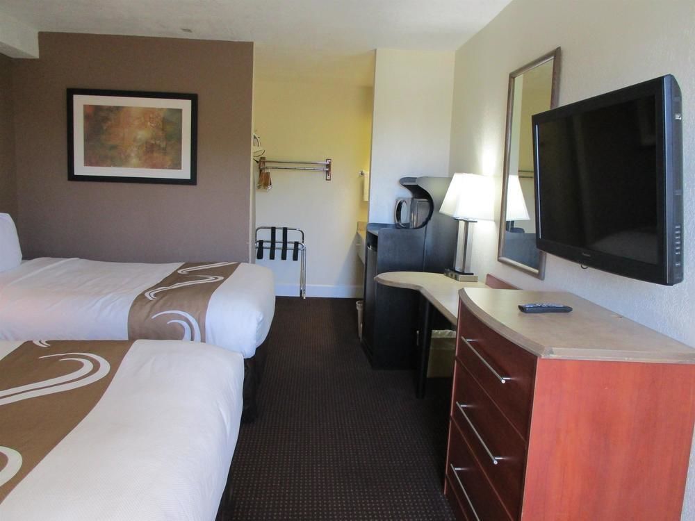 Hotel 6-anaheim, Ca 2*