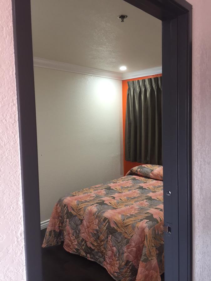 Welcome & Motel 2*