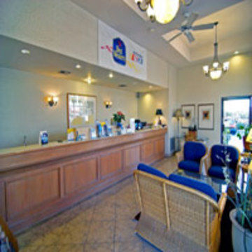 6 - Hills, Ca Hotel 2*