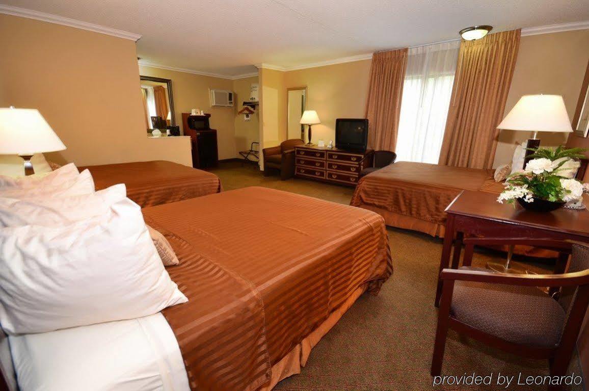 Western Courtesy - At The Park Hotel
