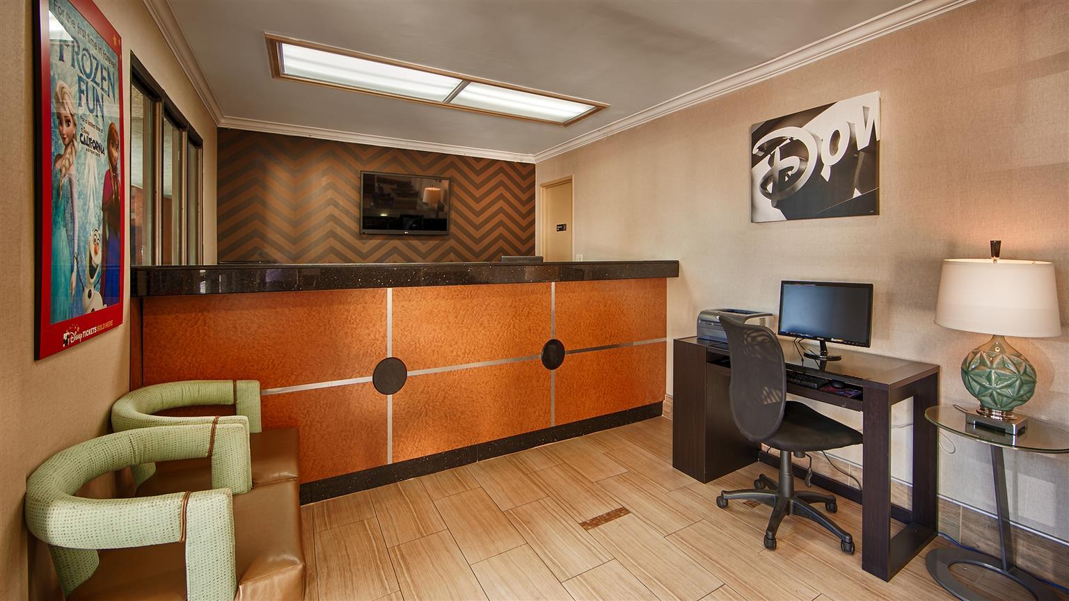 Hotel Western Courtesy - At The Park Anaheim