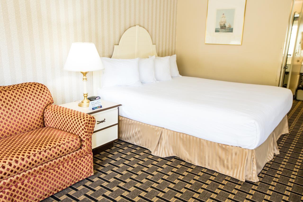 Carriage Hotel 3*
