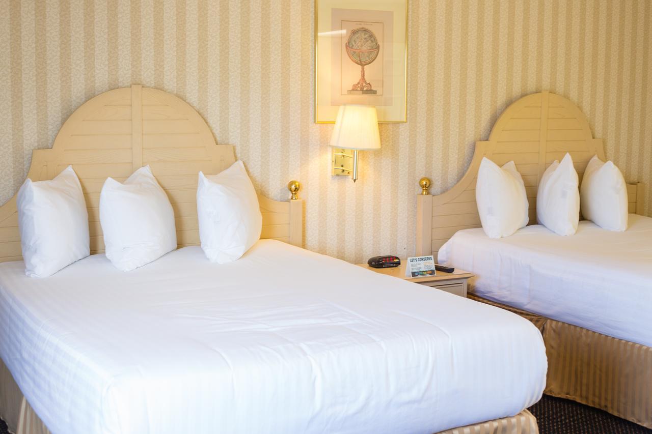 Carriage Hotel