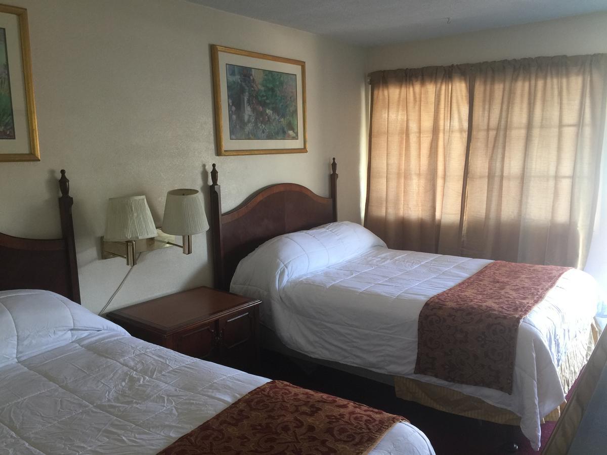 Motel Frontier 2*