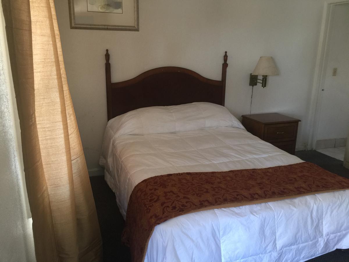 Motel Frontier