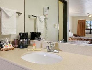 Signature Maingate Hotel