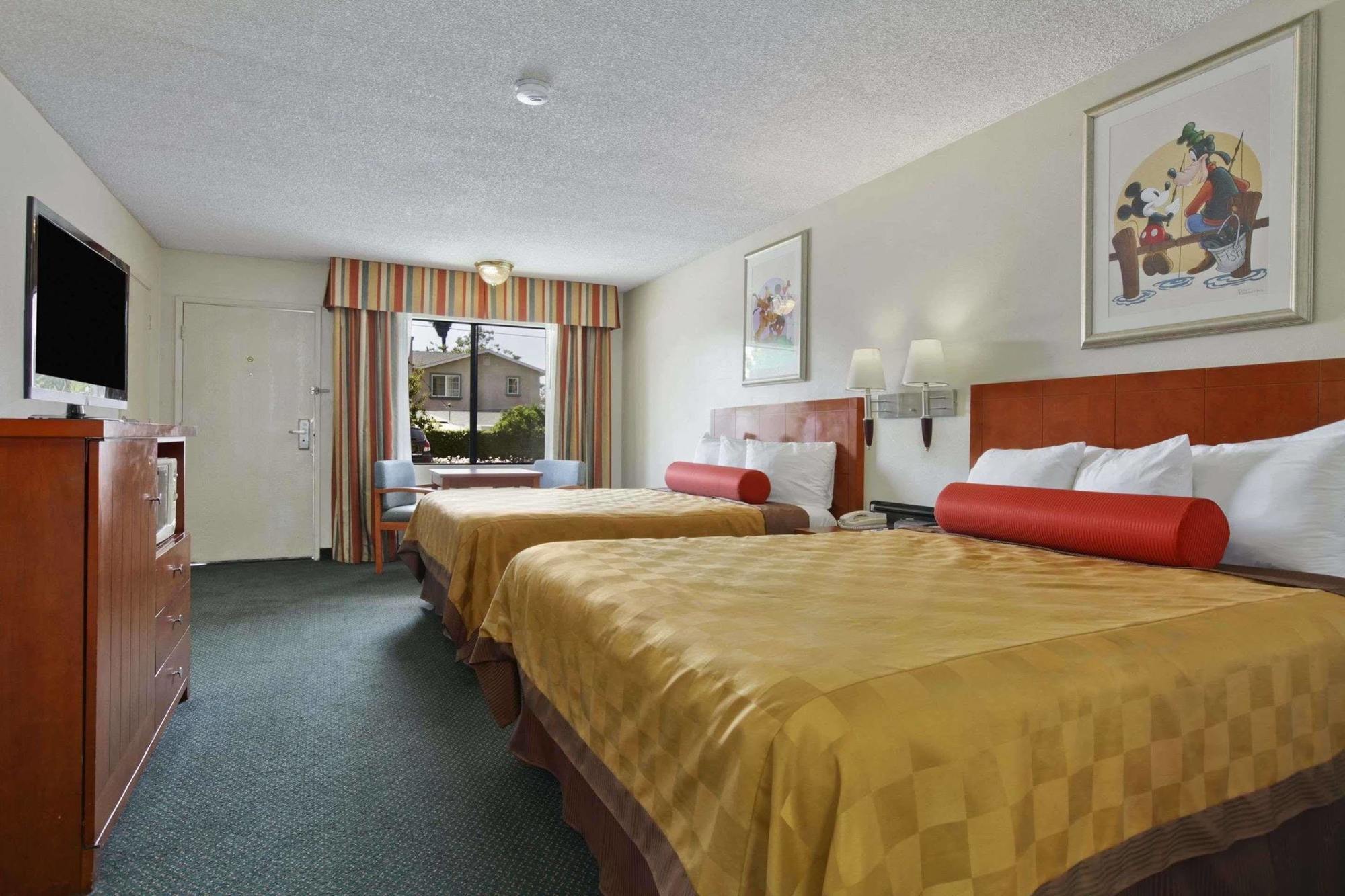 Hotel Travelodge & By Wyndham On Disneyland Dr Anaheim