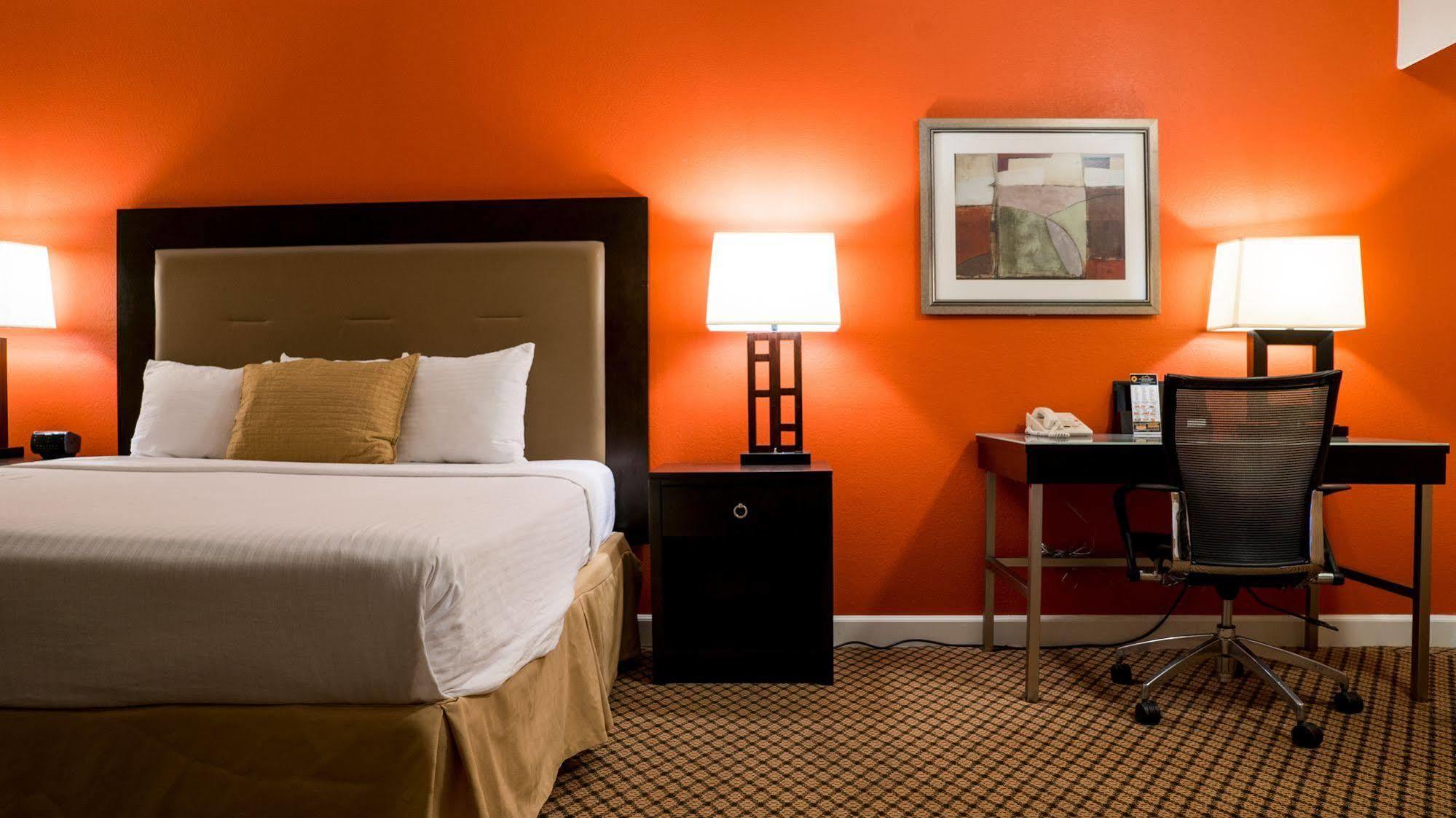 6 - Hills, Ca Hotel Anaheim