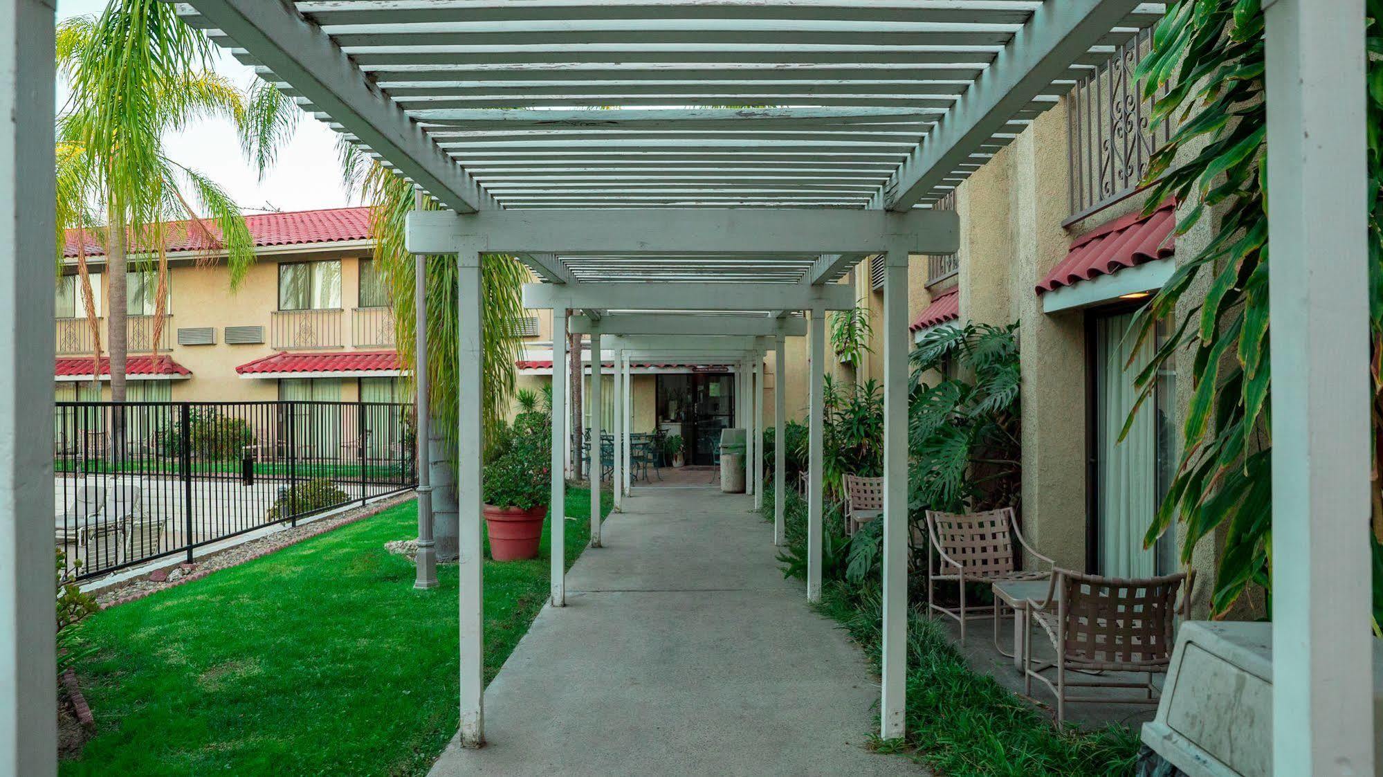 6 - Hills, Ca Anaheim