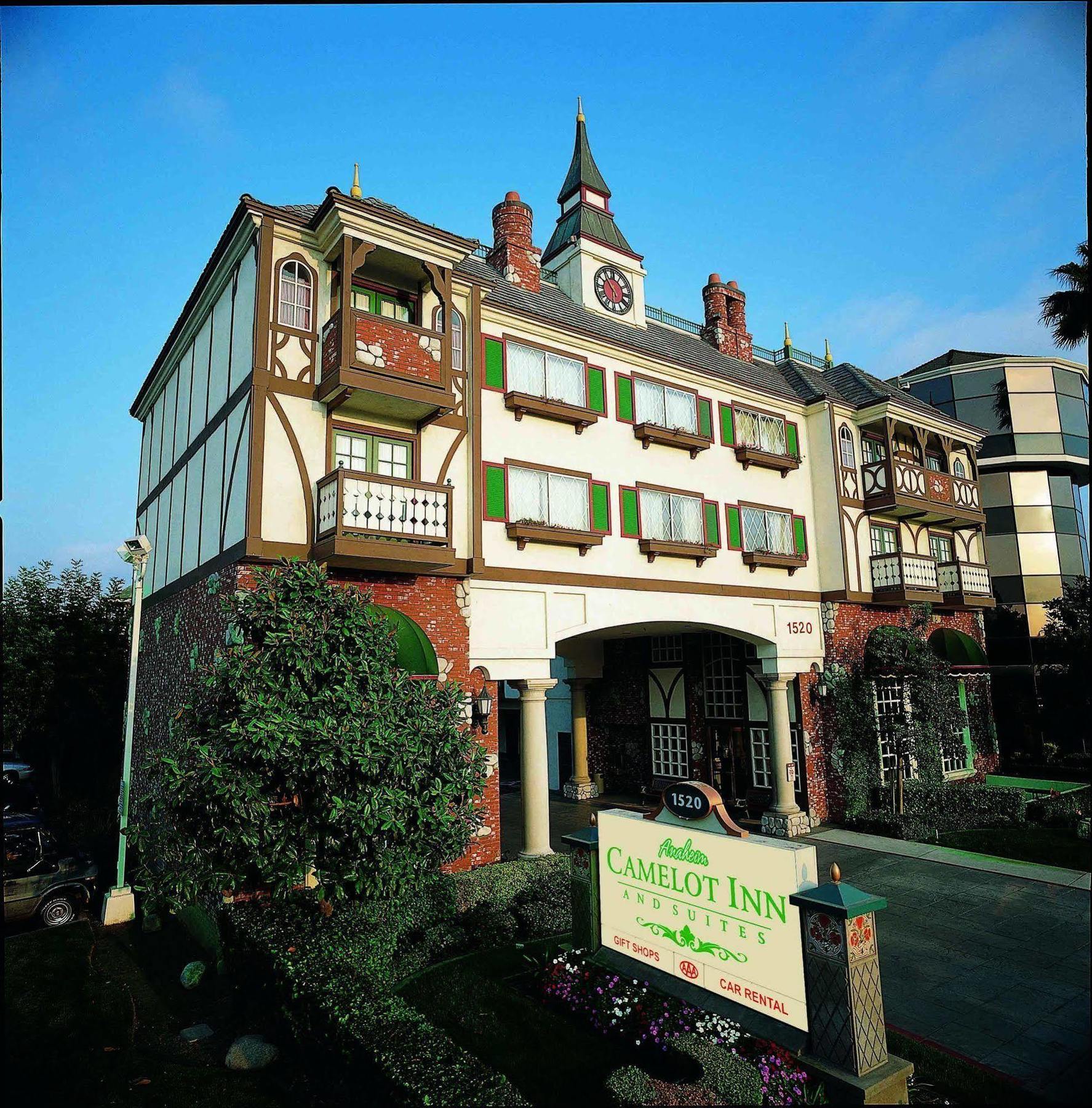 Camelot & Hotel 3*
