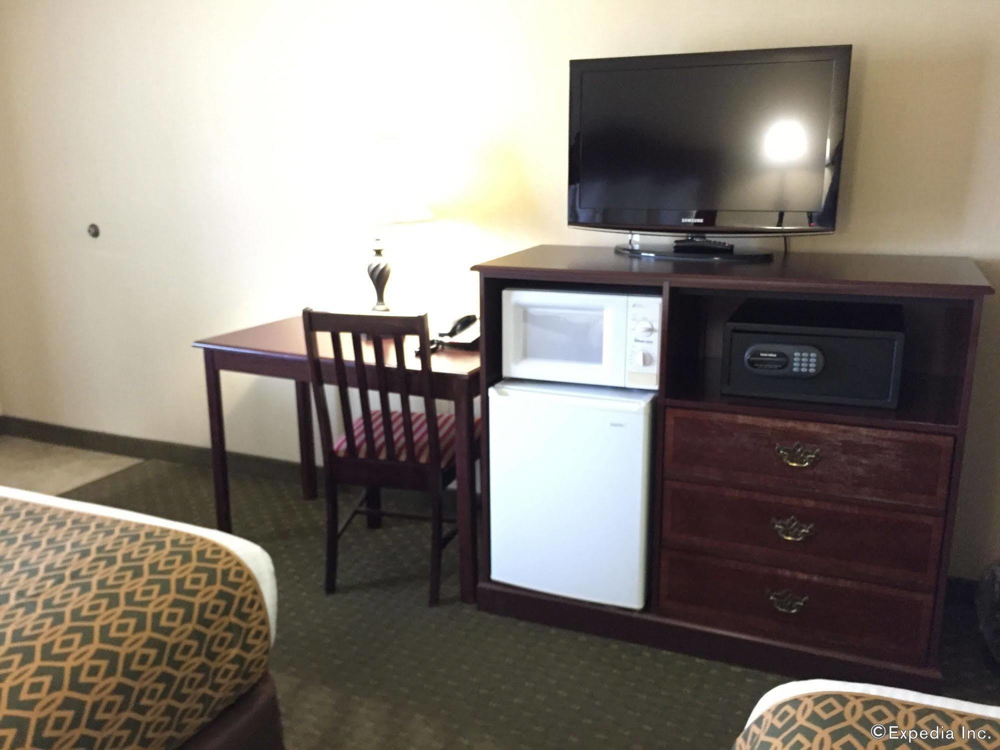 Camelot & 3* Anaheim