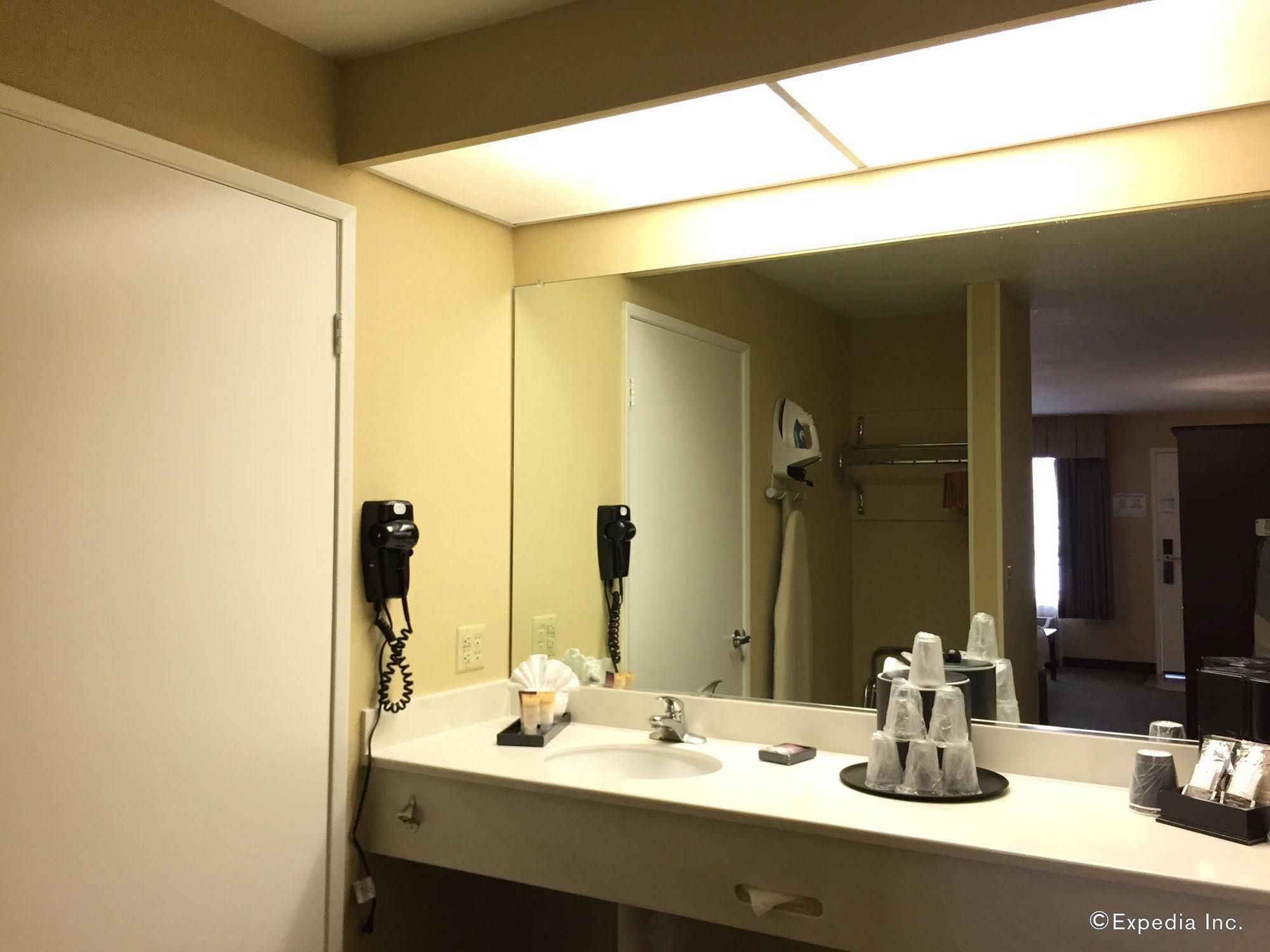 Camelot & 3* Anaheim