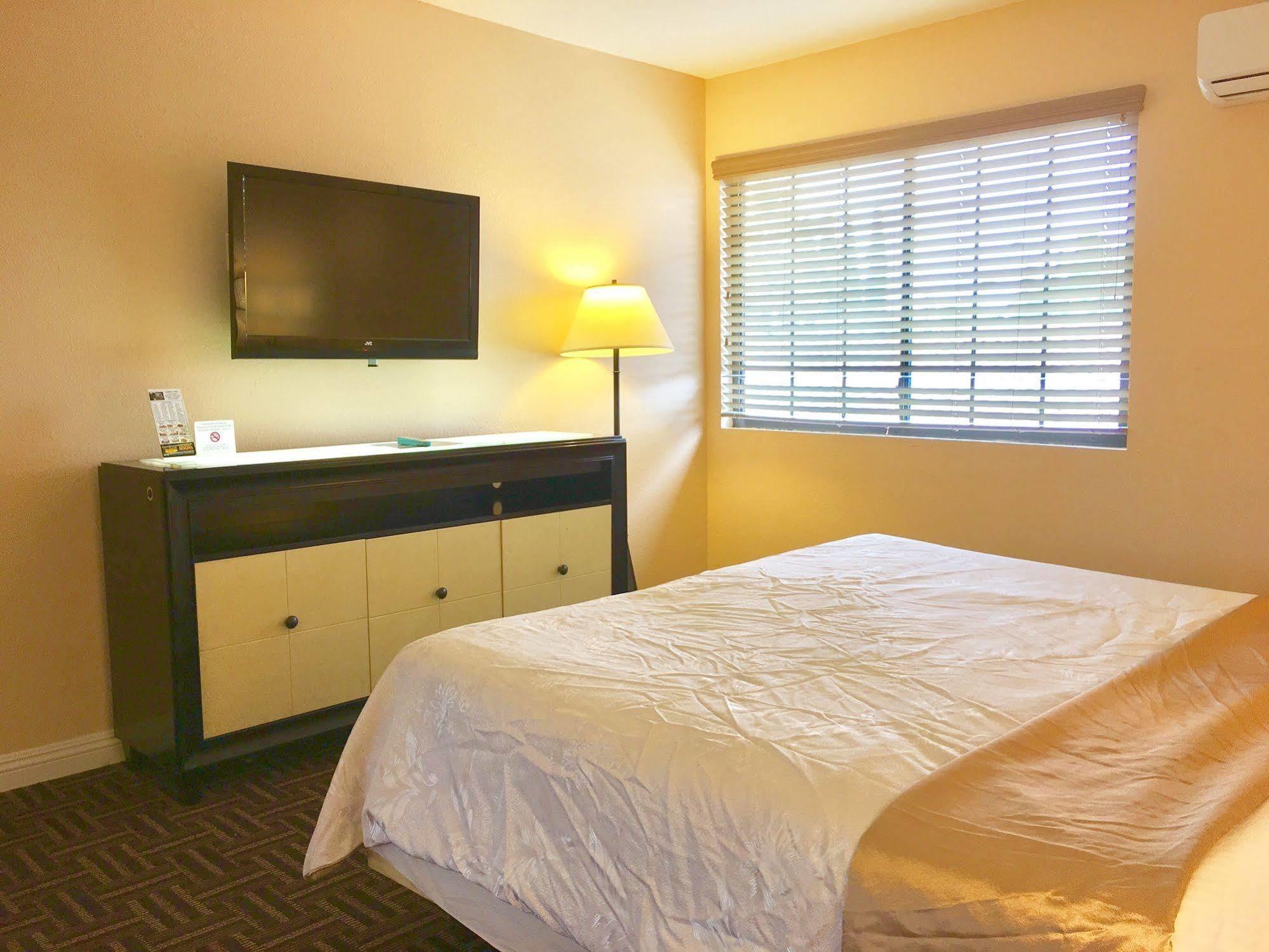 The Lemon Tree 3* Anaheim