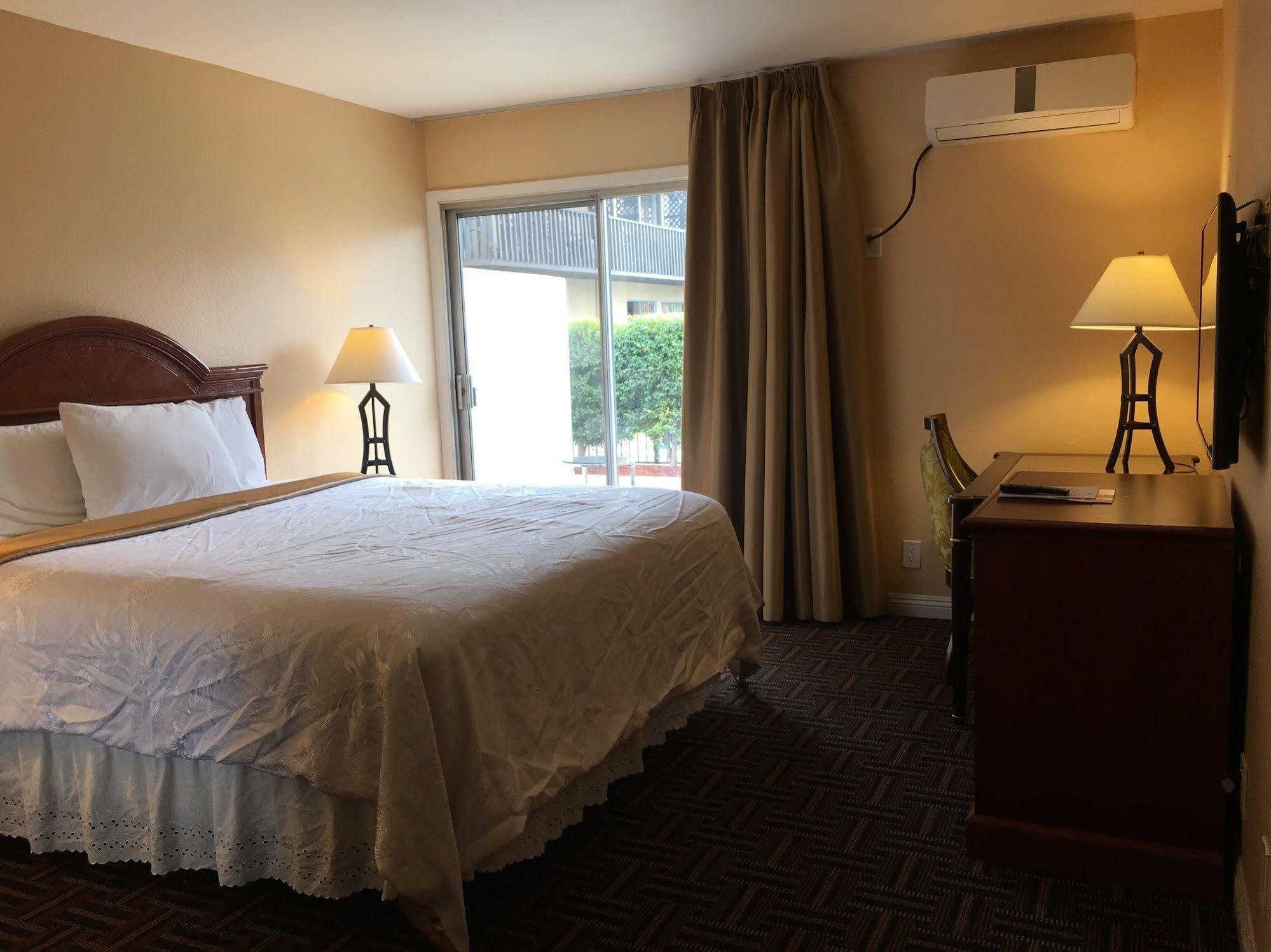 The Lemon Tree Hotel Anaheim