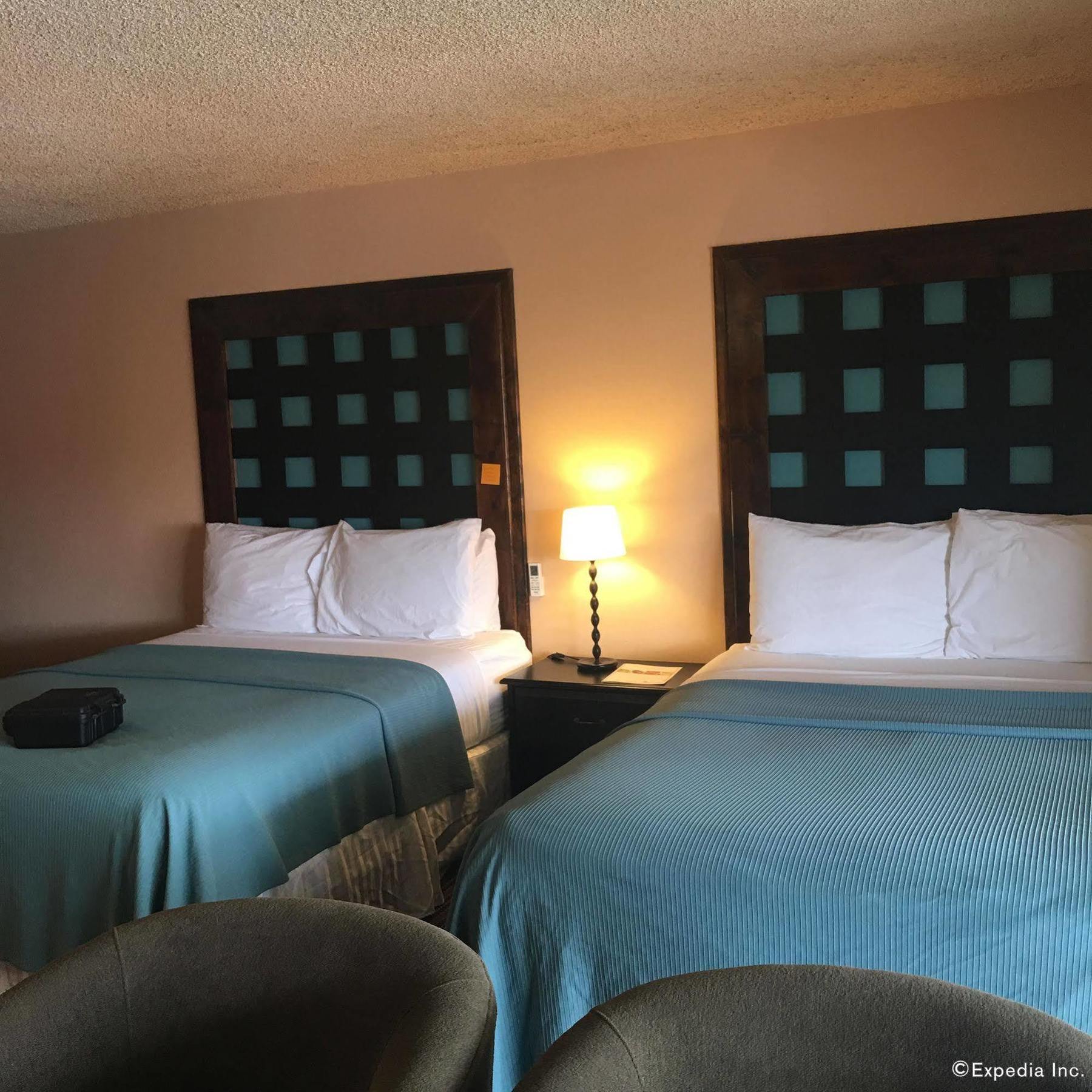 Pepper Tree Boutique Kitchen - Hotel Anaheim