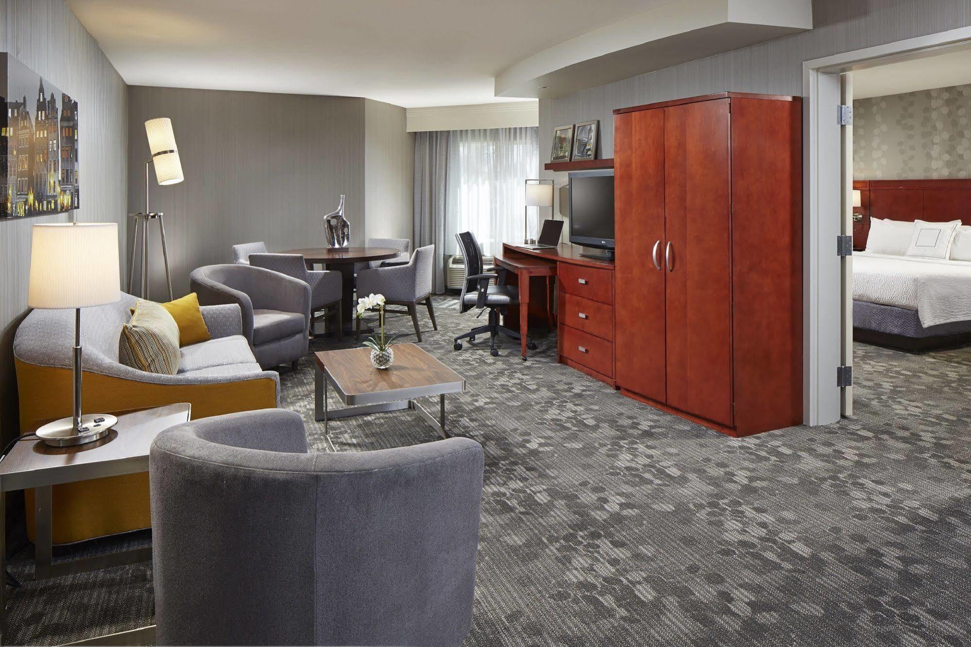 Hotel Courtyard By Marriott Resort/convention Center 3*
