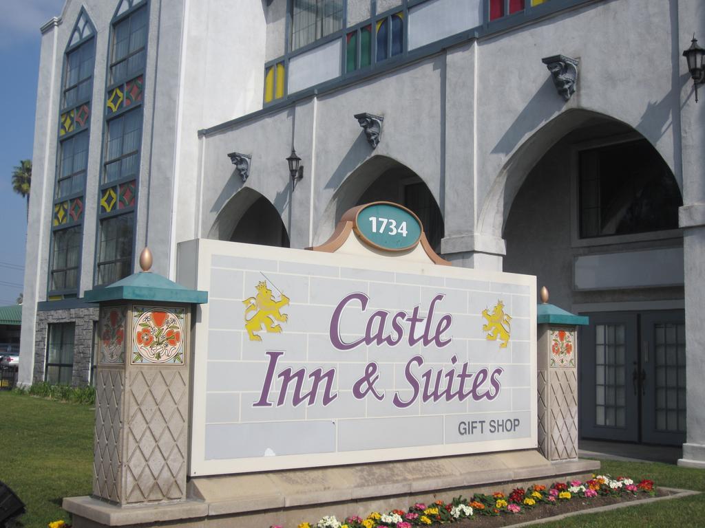 Hotel Castle And Anaheim
