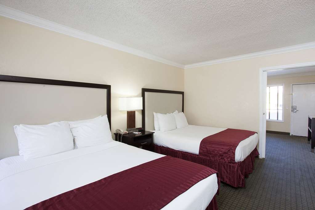 Capri 2* Anaheim