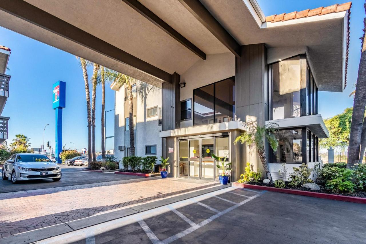 6-anaheim, Ca 2*