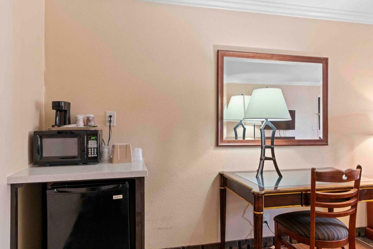 The Lemon Tree Hotel Anaheim