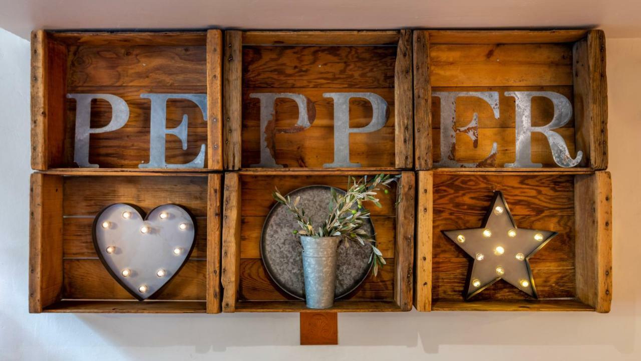 Pepper Tree Boutique Kitchen - Anaheim