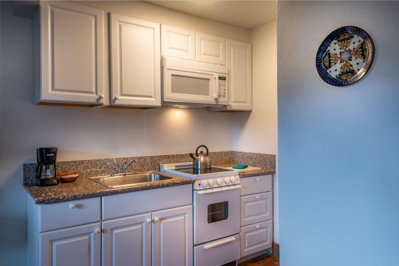 Hotel Pepper Tree Boutique Kitchen -