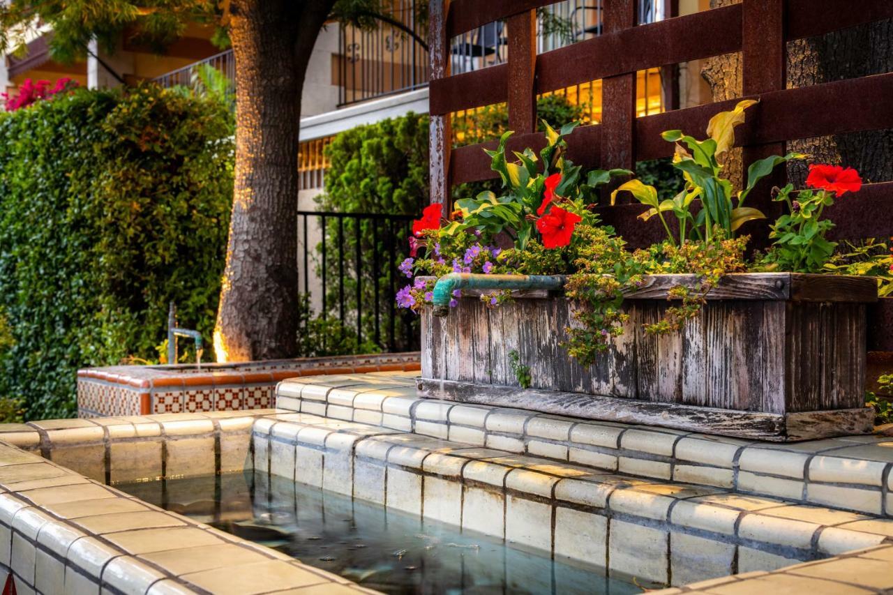 Pepper Tree Boutique Kitchen - Hotel Anaheim