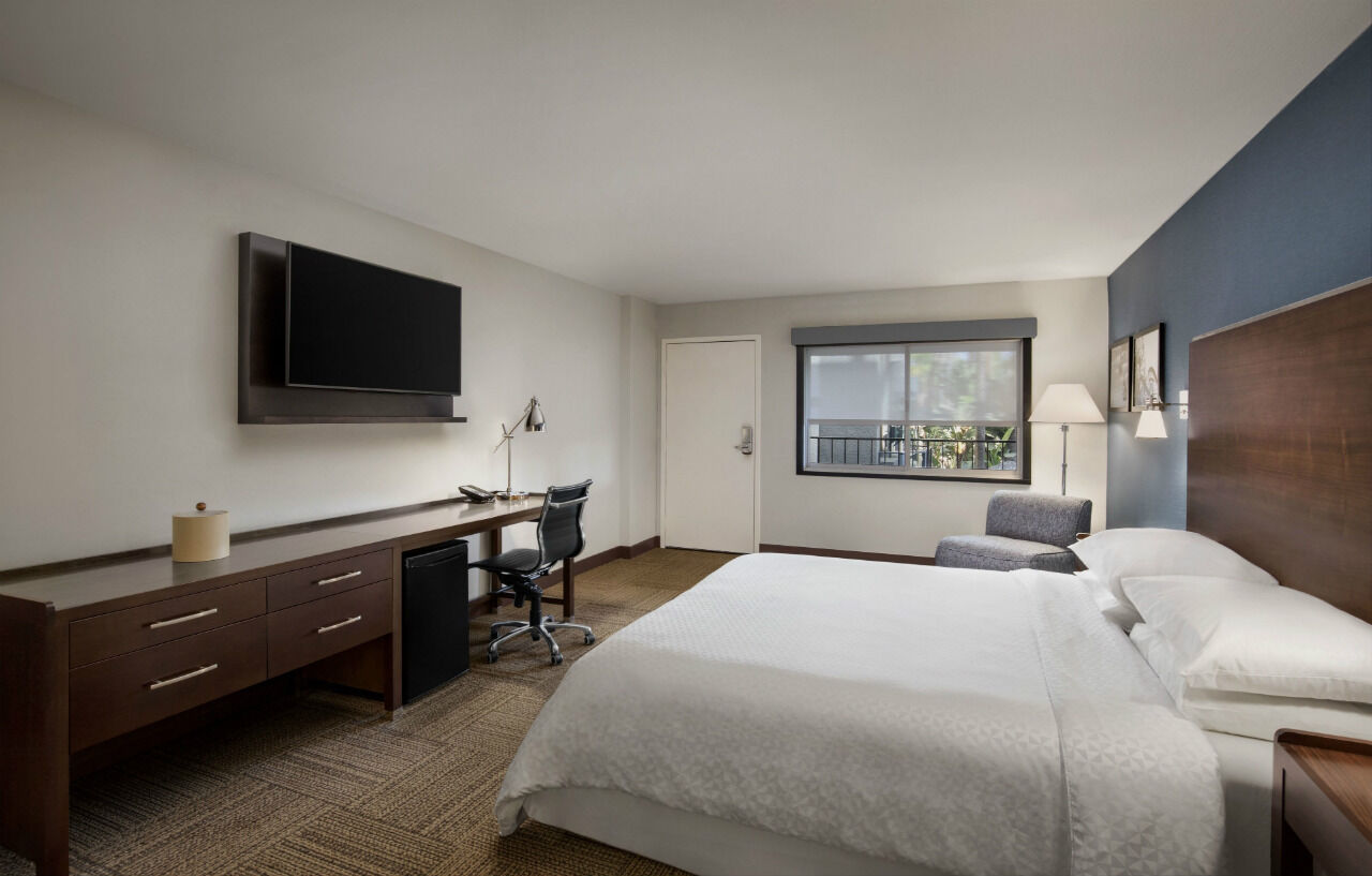 Four Points By Sheraton Hotel 4*